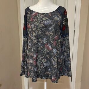 Boho embroidered sleeve top